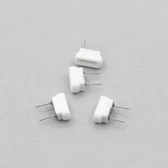 Porous ceramic atomizing core